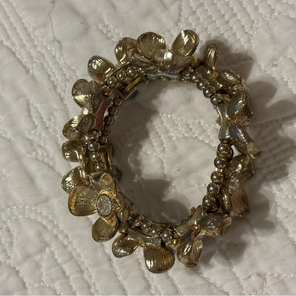 Vintage Natasha Gold Floral Stretch Bracelet with Crystal Centers
